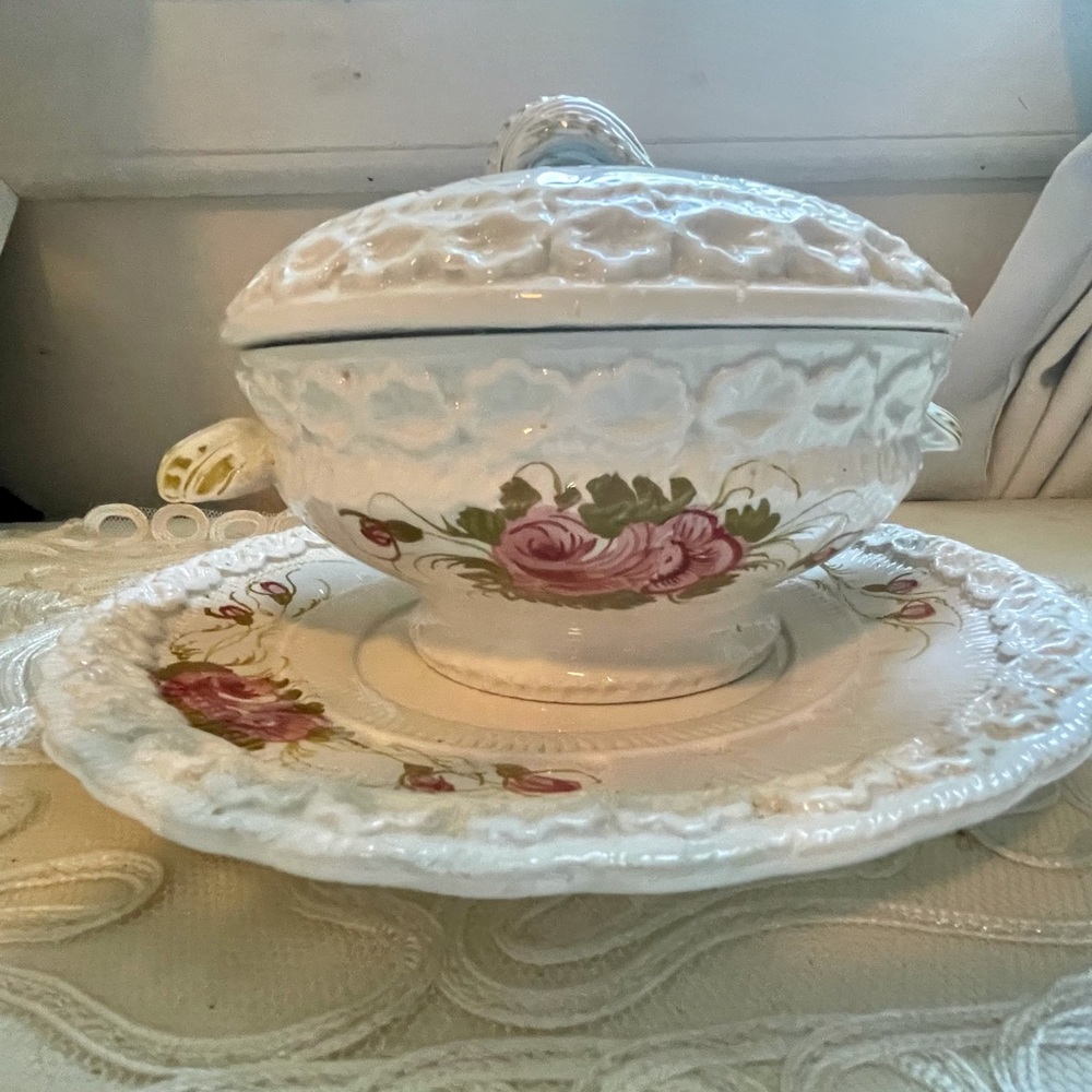 Vintage Hand painted Nora Fenton Soup Tureen and plate // Made in Italy